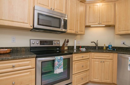 Vanderbilt Beach Condo | Charming Coastal Living: Gulf Views Await