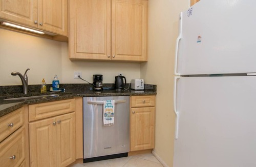 Vanderbilt Beach Condo | Charming Coastal Living: Gulf Views Await
