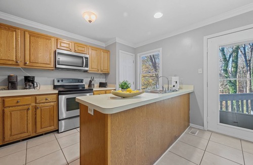 Berkeley House | Charming Colonial Williamsburg Cottage Home w/add'l storage, Pet Friendly!