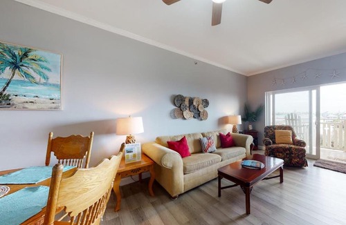 Waterside Village House | Charming Condo at Waterside with Shared Pool Hot Tub Free WiFi and AC