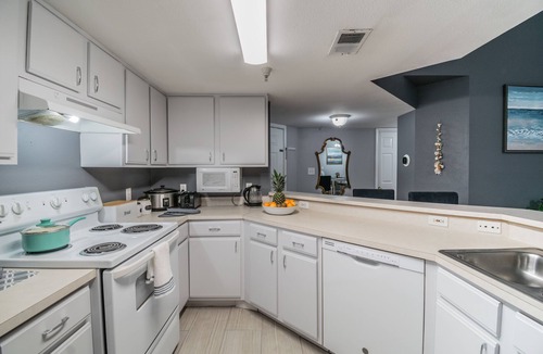 Clearwater Condo | CHARMING CONDO MINUTES FROM GORGEOUS BEACHES & LOTS OF ATTRACTIONS