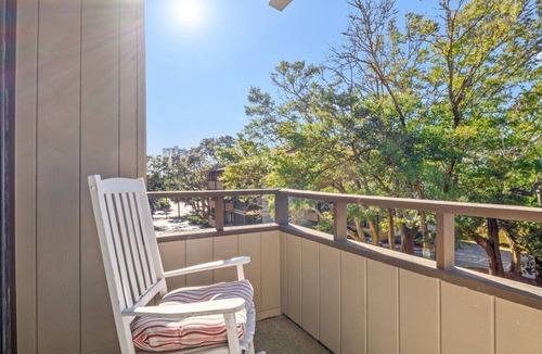 Myrtle Beach Condo | Charming Condo Steps from Ocean Annie's and the Beach - MC 227