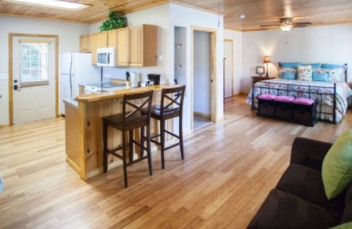Blue Ridge Cottage | Charming Cottage at Willow Creek Falls & Vineyard in Blue Ridge, GA
