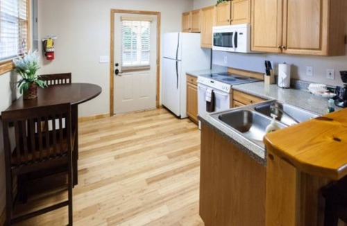 Blue Ridge Cottage | Charming Cottage at Willow Creek Falls & Vineyard in Blue Ridge, GA