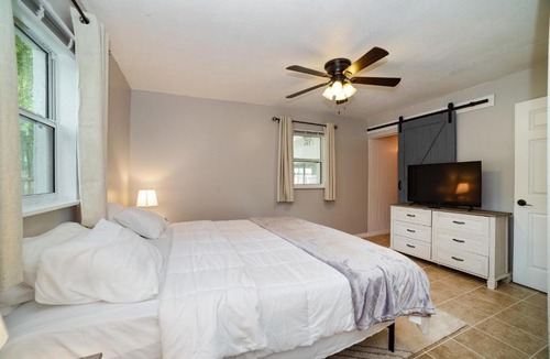 Fellowship House | Charming Cottage With Pool Table 15 Min From WEC