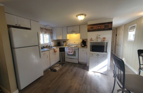 Kedron Cottage | Charming Cozy Cottage @ Aly Farm- Long-Stay Ready