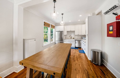 Historic Downtown Apalachicola Apartment | Charming & Cozy King Room, Newly Renovated, Centrally Located in Apalach