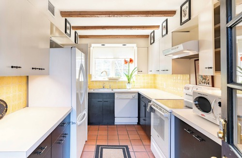 Haverford House | Charming Daisy Cottage, a 2-bedroom house in historic Haverford, PA.