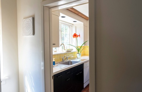Haverford House | Charming Daisy Cottage, a 2-bedroom house in historic Haverford, PA.