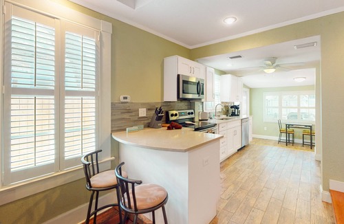 Gulfport House | Charming Downtown Home with Central AC, and WiFi - Snowbird-Friendly!