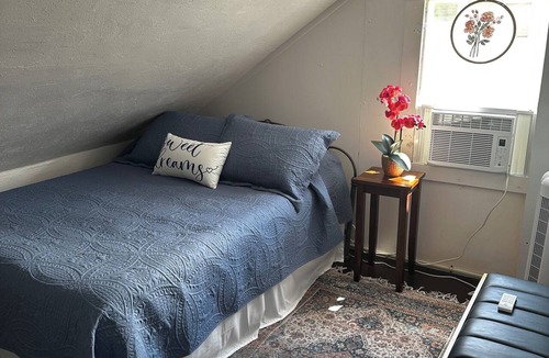 Mount Dora House | Charming Downtown-Upper Level Duplex