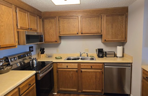 Sugar Mountain Condo | Charming Ever Green 2-Bedroom Condo in Sugar Mountain with Resort Amenities