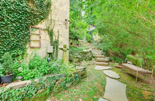 Lambertville Apartment | Charming Getaway < 1 Mi to Downtown Lambertville!