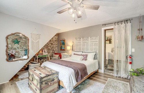 Lambertville Apartment | Charming Getaway < 1 Mi to Downtown Lambertville!
