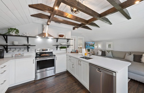 Sawgrass Cottage | Charming guest house cottage with private beach access!