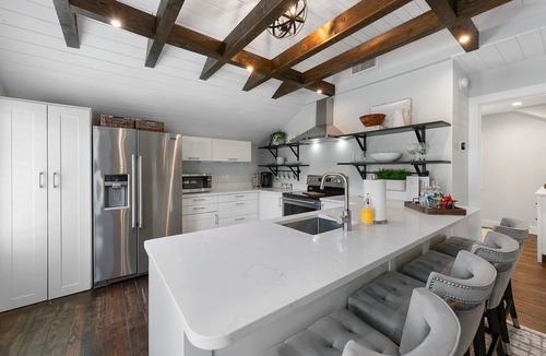 Sawgrass Cottage | Charming guest house cottage with private beach access!