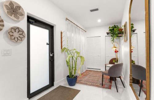 Allapattah House | Charming Home Close To Beaches & Downtown