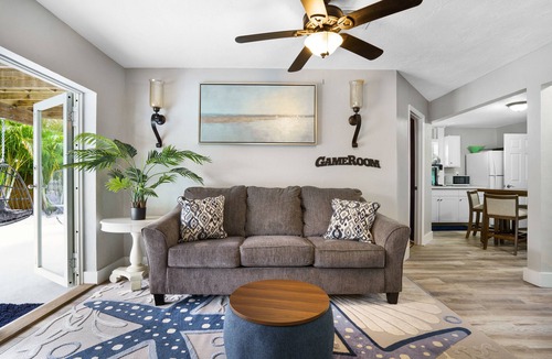 Bay Colony House | Charming Home Near Anna Maria Beach Pool+Games