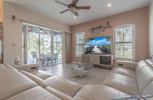 Broadmoor House | Charming home offers memorable moments. Pool - Villa Cheery Waters Retreat - Roelens Vacations