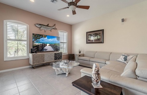 Broadmoor House | Charming home offers memorable moments. Pool - Villa Cheery Waters Retreat - Roelens Vacations