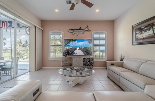 Broadmoor House | Charming home offers memorable moments. Pool - Villa Cheery Waters Retreat - Roelens Vacations