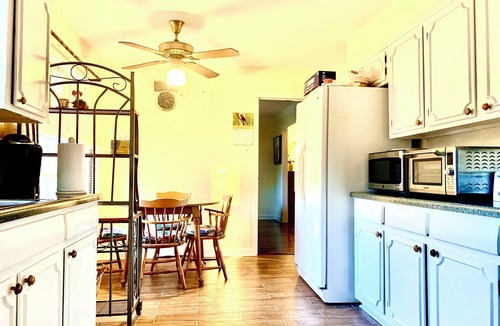 Germantown House | Charming House 2br-2ba-4beds-Long Stay