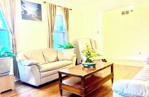 Germantown House | Charming House 2br-2ba-4beds-Long Stay