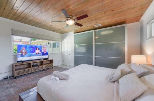 Ludlam House | Charming House with Private Pool n Coral Gable