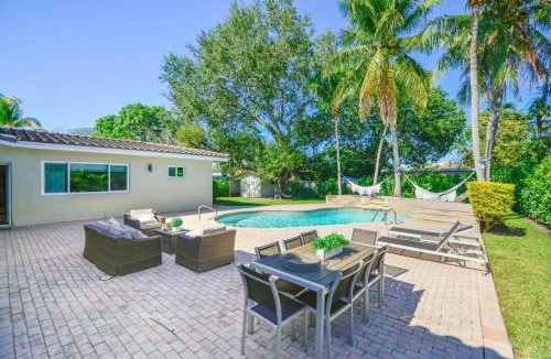 Ludlam House | Charming House with Private Pool n Coral Gable