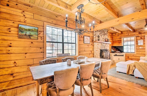 Milledgeville Cabin | Charming Lake Sinclair Cabin: Fire Pit, Dock