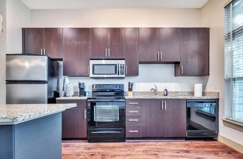 Lindridge-Martin Manor Apartment | Charming Loft w FREE parking