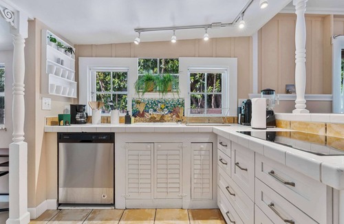 Southwest Coconut Grove House | Charming Mango Grove Cottage, Coconut Grove