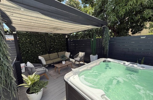 Buena Vista Cottage | Charming Miami Design District Cottage 1BR/1BA- Free Parking- Hot Tub