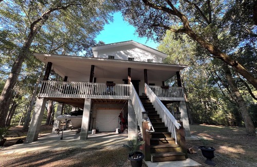 Edisto Island House | Charming Mid/Long Term Rental , Fast Fiber Internet, Big Covered porch, 3bdrm