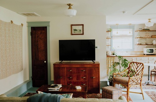 Memphis Cottage | Charming midtown cottage with central air and driveway parking, great location
