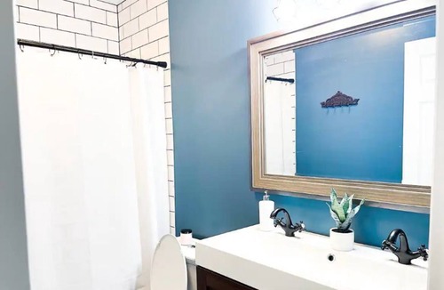 West Hollywood House | Charming.Modern 3 bedroom house. BBQ. Big Backyard