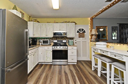 Mount Dora House | Charming Mount Dora Cottage Getaway – Walk to Lake & Downtown!
