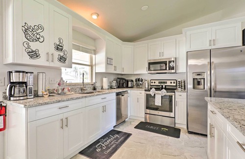 Fort Myers House | Charming N Fort Meyers Retreat: Pool & Lanai!