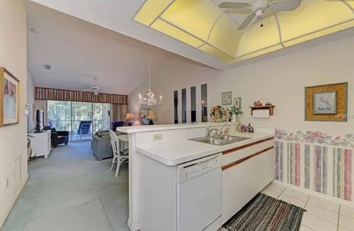Englewood Condo | Charming Old Florida Condo….Minutes to World Famous Beaches