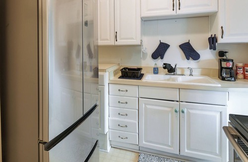 Lakeside House | Charming Orange Park Home Near Doctors Lake!