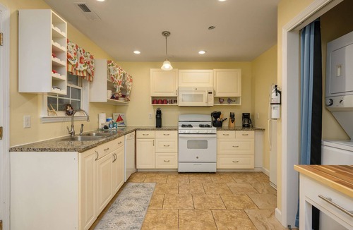 Port Royal House | Charming Port Royal Duplex – Walk to Shops & Sands Beach