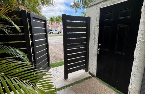 Ludlam Apartment | Charming Private 1-Bedroom Suite with Parking in Miami