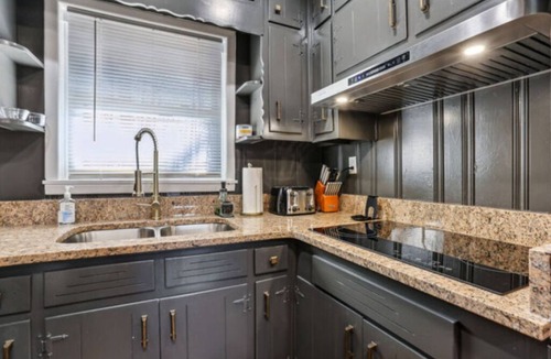 Mableton House | Charming renovated 4 Bedroom Ranch walking distance to the Silver Comet Trail!