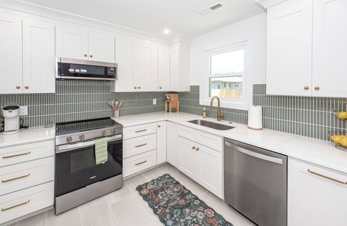 West Ashley House | Charming Renovated Retreat for Work + Play