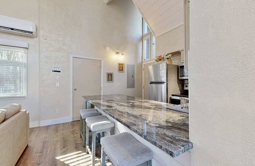 Sapphire Condo | Charming Sapphire, NC Condo: Cozy, Dog-Friendly, Pool, Golf Course, & More