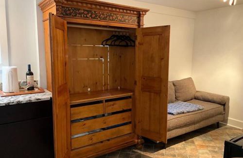 Springfield Apartment | Charming Studio in the Heart of Springfield