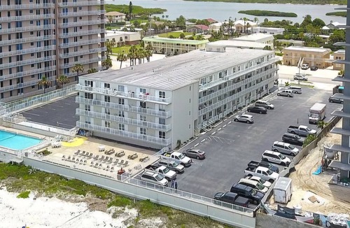 Ocean View Halifax Estates Apartment | Charming studio on the beach in lowkey Daytona Beach Shores with WiFi and AC.