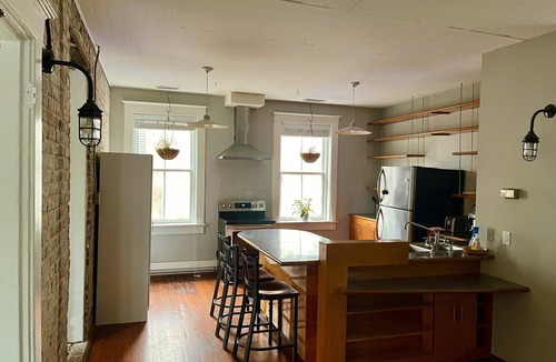 Harleston Village Apartment | Charming Studio on in Heart of Downtown
