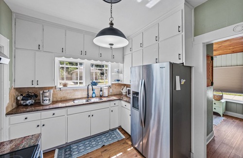 Dixieland House | Charming three bedroom one bath bungalow located n Dixieland Historic District