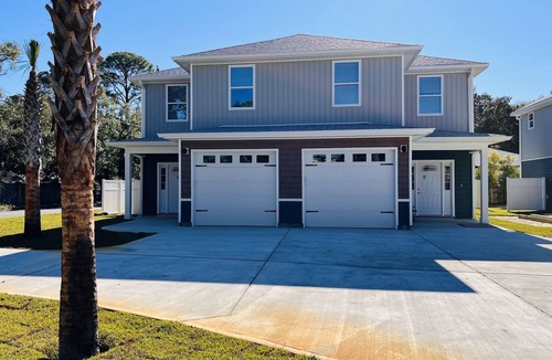 Fort Walton Beach House | Charming Townhome, 5 min from Sandy Beaches !